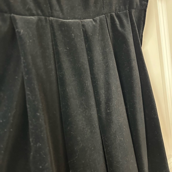 Vintage 90’s Laura Ashley Velvet Dress. Sweetheart neck. Puff sleeve. True waist - Picture 3 of 15